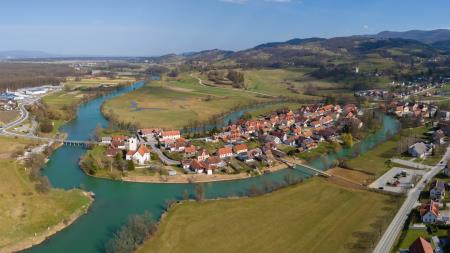 DJI_20250309134644_0391_D.DNG  pan4_foto, marjan kapele_kostanjevica na krki_krka_mesto_nov most_9.3.2025